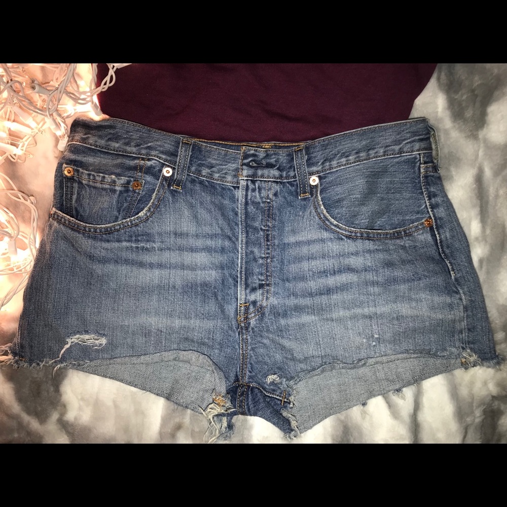 Levi’s 501 high rise shorts 🎉2 FOR 35$🎉